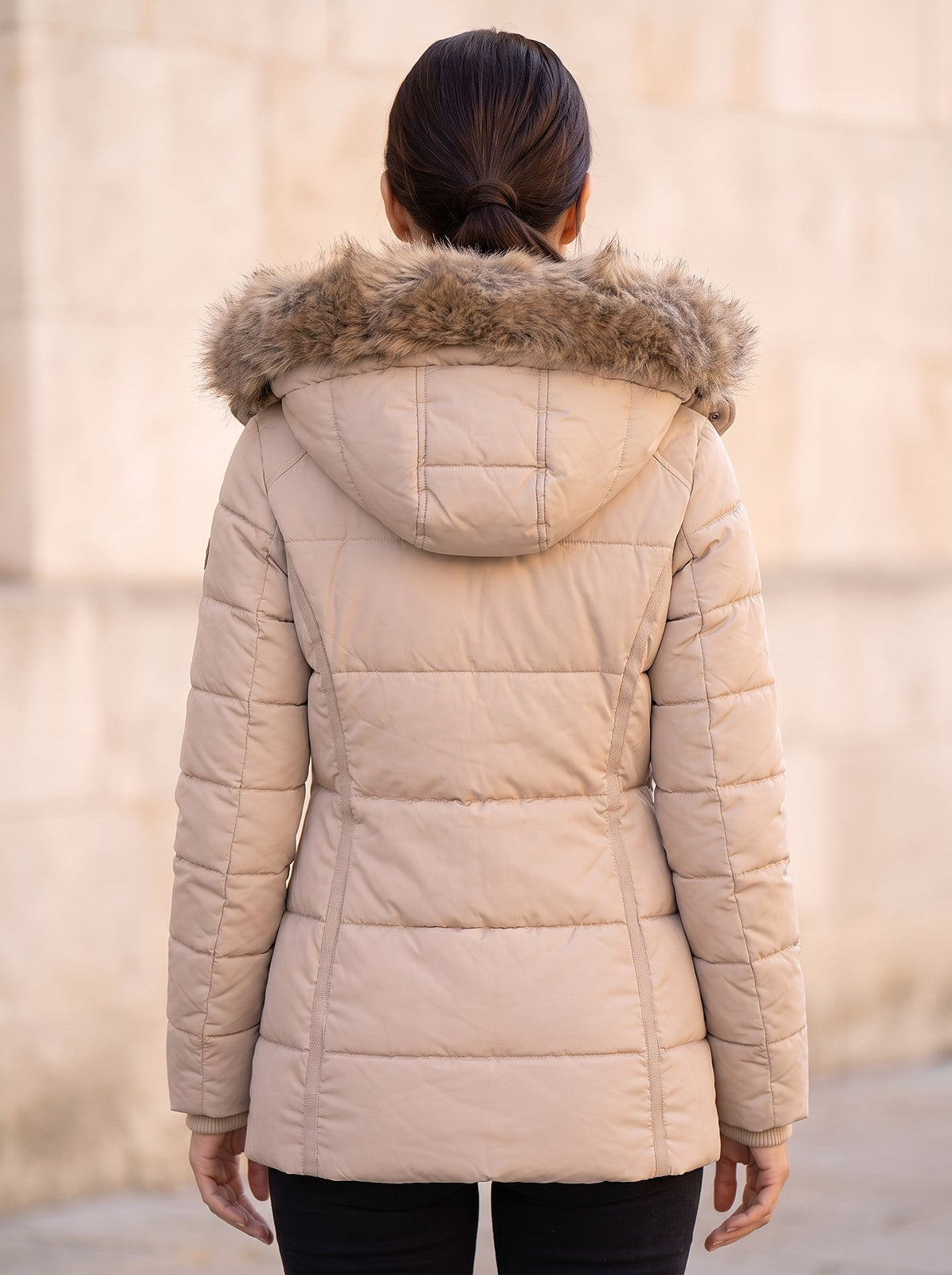 Doudoune Femme à Capuche en Fourrure Synthétique