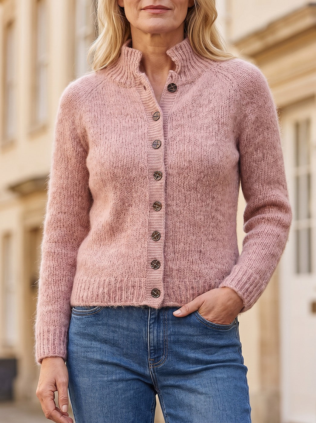 Blød cardigan med ståkrave og knapper