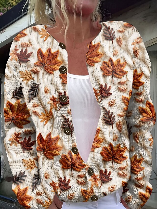 Grovstrikket cardigan med blomster i relief