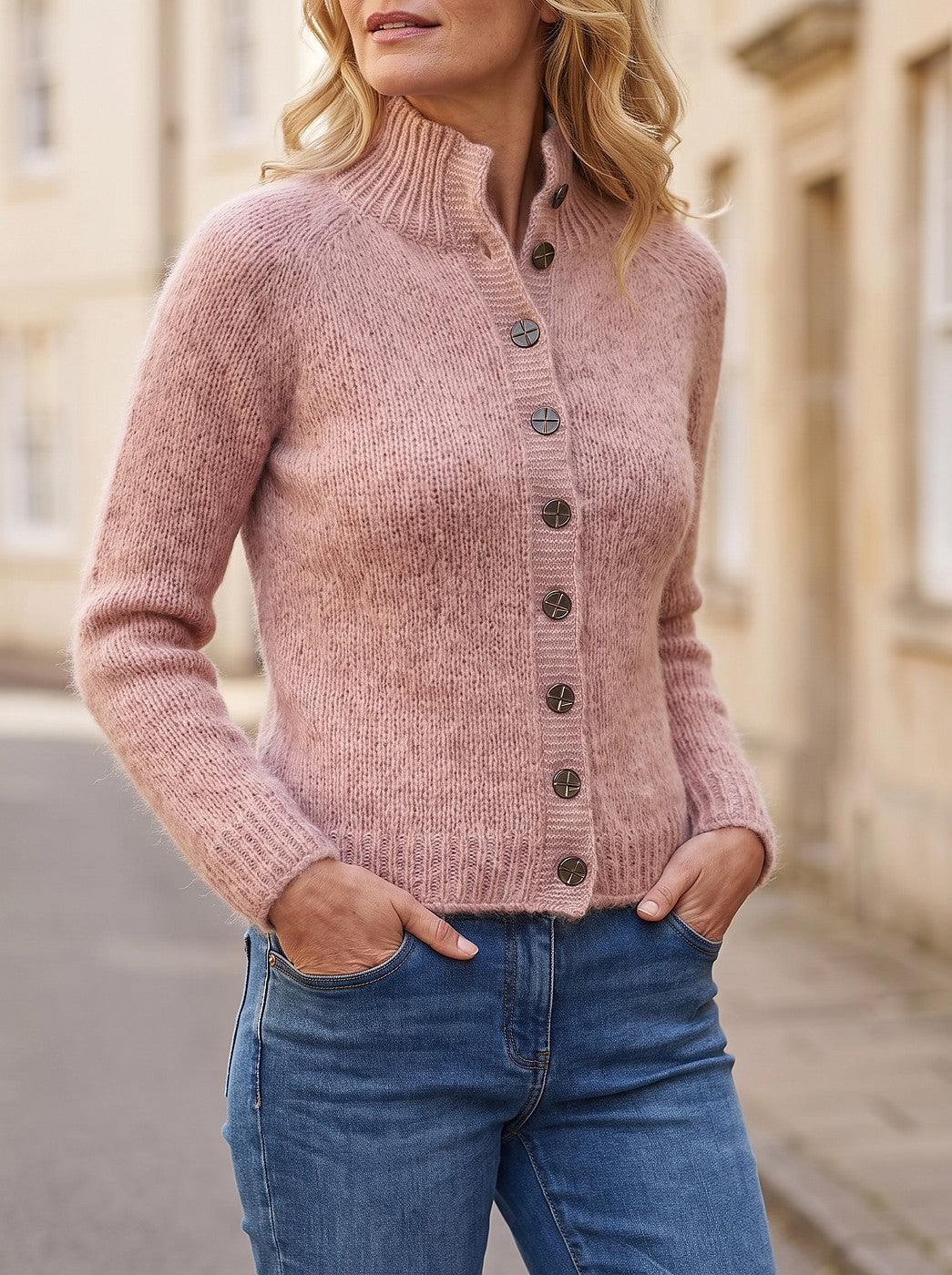 Blød cardigan med ståkrave og knapper