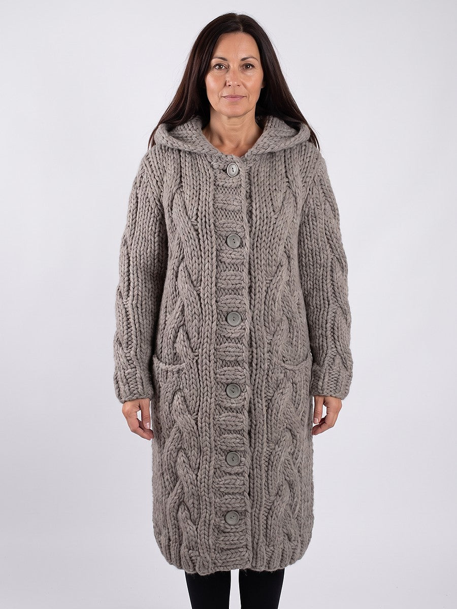 Lang grovstrikket cardigan med hætte